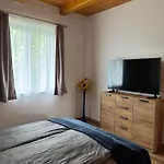 Apartamento Szolosgyoeroek Kun With 3 Bedrooms On 92 In