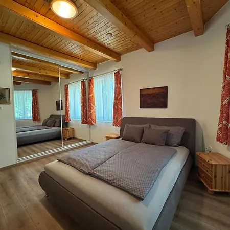 דירה Szolosgyoeroek Kun With 3 Bedrooms On 92 In Szolosgyorok