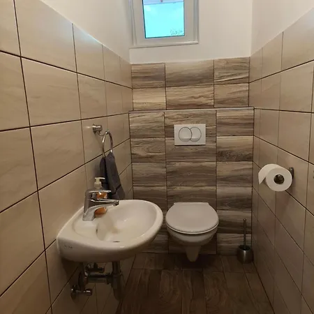 Szolosgyoeroek Kun With 3 Bedrooms On 92 In *