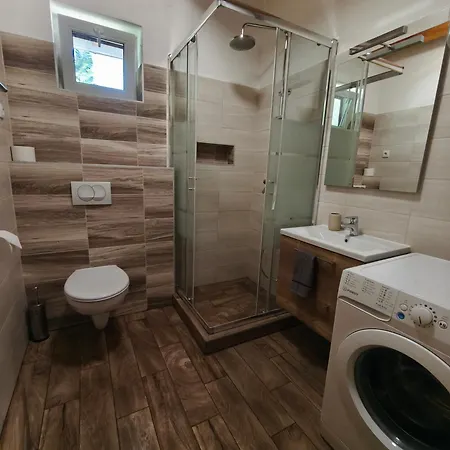 Apartamento Szolosgyoeroek Kun With 3 Bedrooms On 92 In
