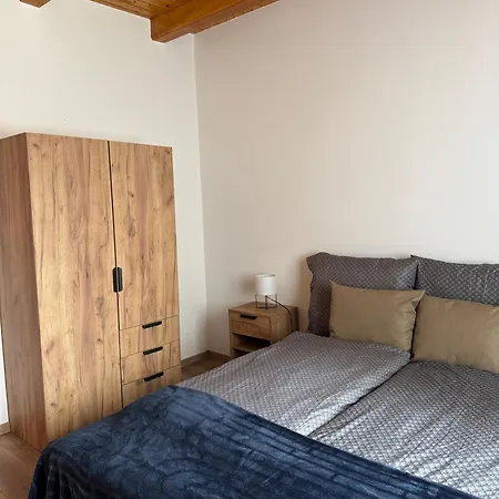 Apartamento Szolosgyoeroek Kun With 3 Bedrooms On 92 In Szolosgyorok