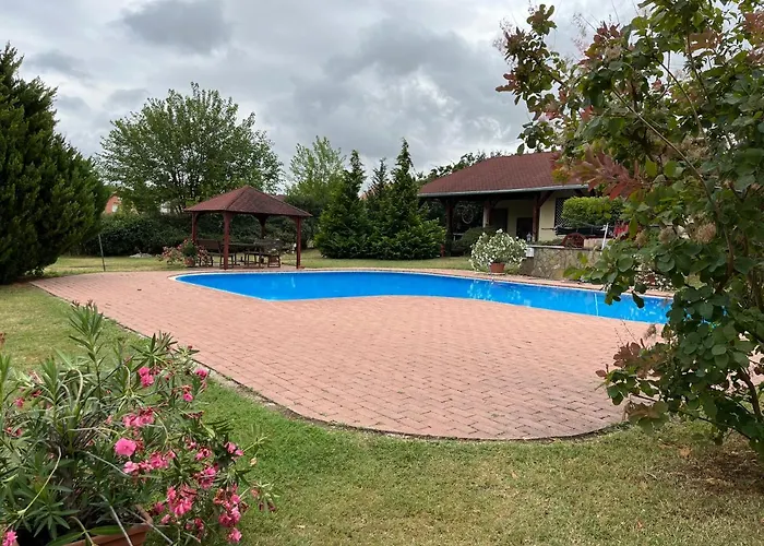 アパート Szolosgyoeroek Kun With 3 Bedrooms On 92 In *