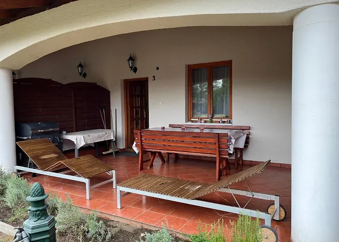 Szolosgyoeroek Kun With 3 Bedrooms On 92 In *