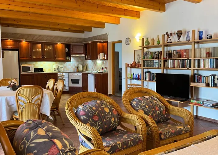 アパート Szolosgyoeroek Kun With 3 Bedrooms On 92 In Szolosgyorok