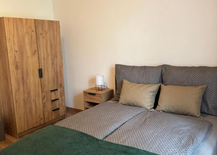 Apartmán Szolosgyoeroek Kun With 3 Bedrooms On 92 In *