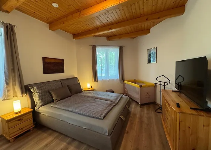 Szolosgyoeroek Kun With 3 Bedrooms On 92 In Apartmán *